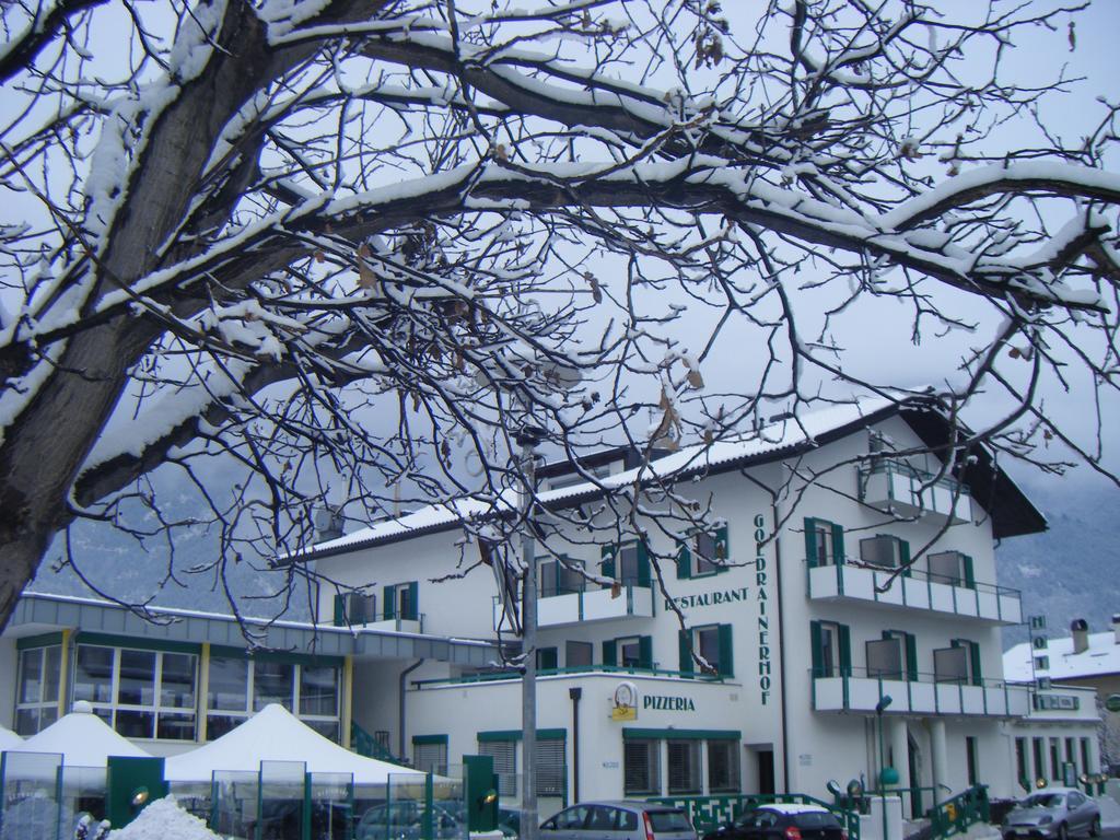 Hotel-Restaurant-Pizzeria Goldrainerhof Екстериор снимка