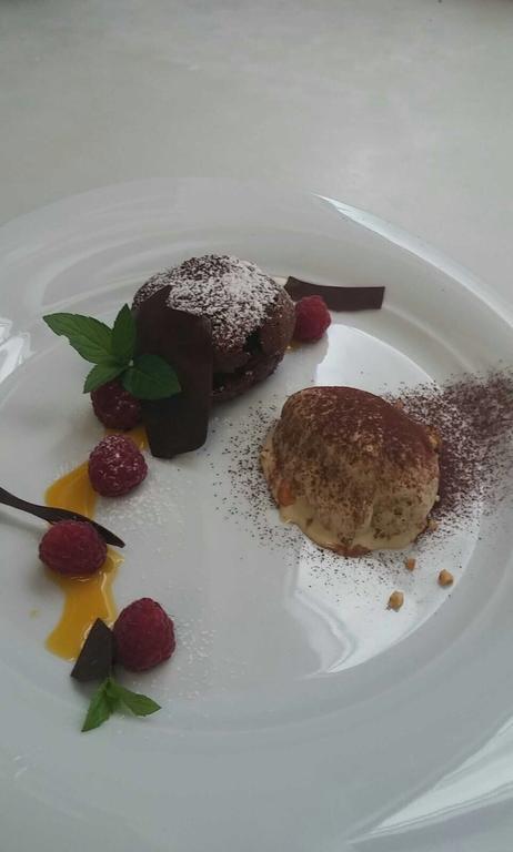 Hotel-Restaurant-Pizzeria Goldrainerhof Екстериор снимка