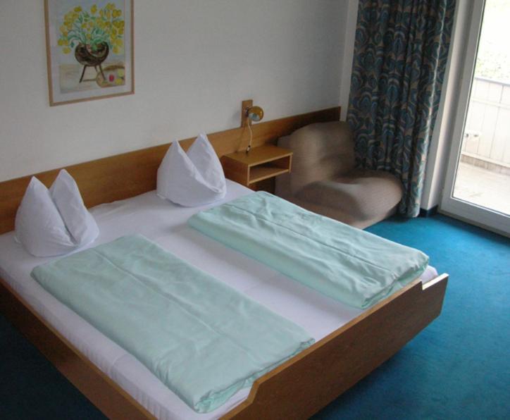 Hotel-Restaurant-Pizzeria Goldrainerhof Стая снимка
