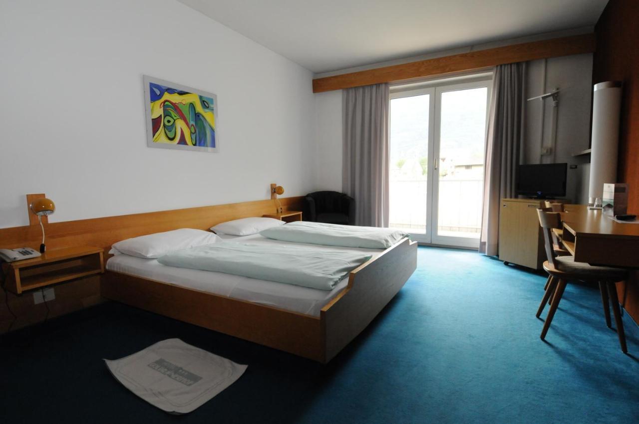 Hotel-Restaurant-Pizzeria Goldrainerhof Екстериор снимка