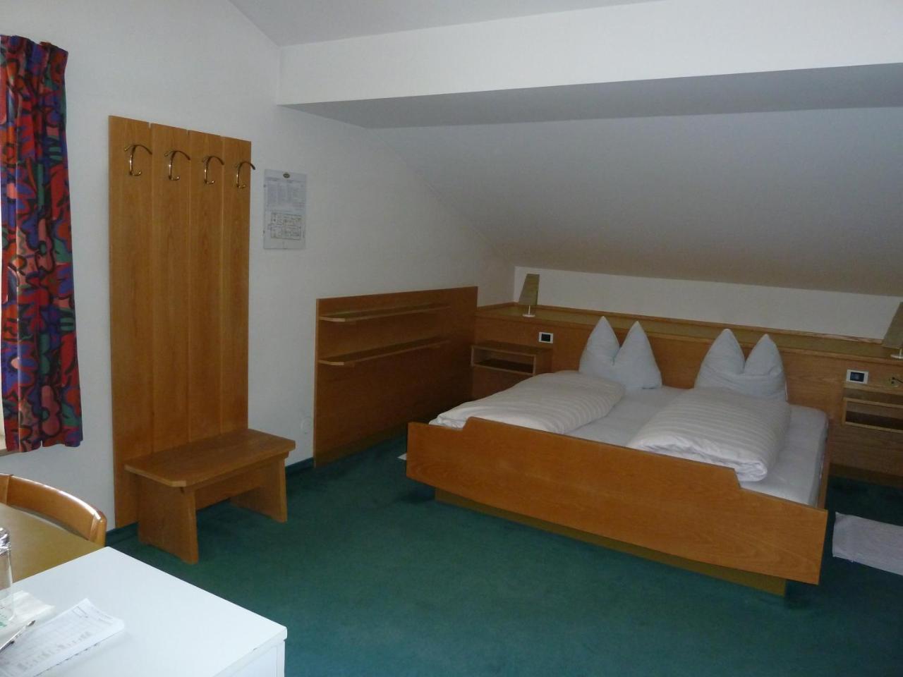 Hotel-Restaurant-Pizzeria Goldrainerhof Екстериор снимка